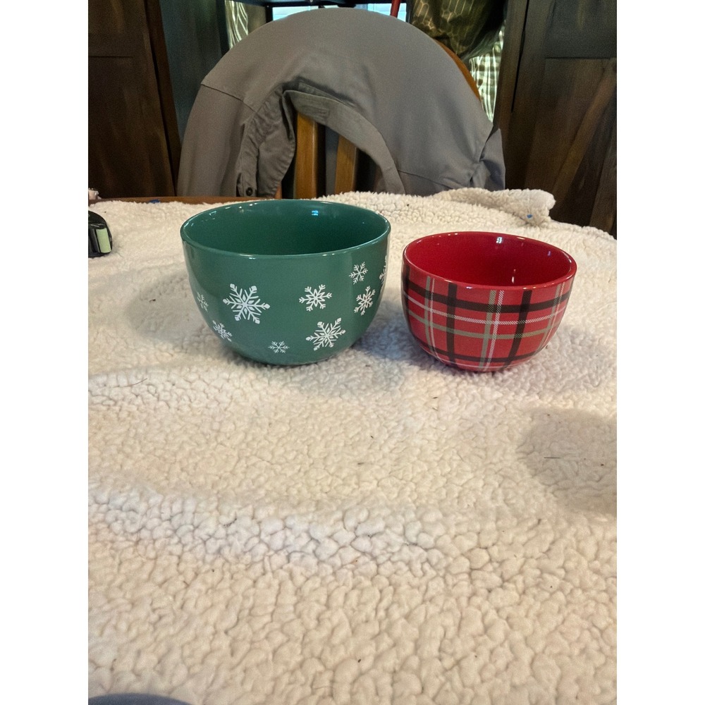 Christmas Holiday Ceramic Bowl Set Green Snowflake and Red Plaid Tartan 2 Piece